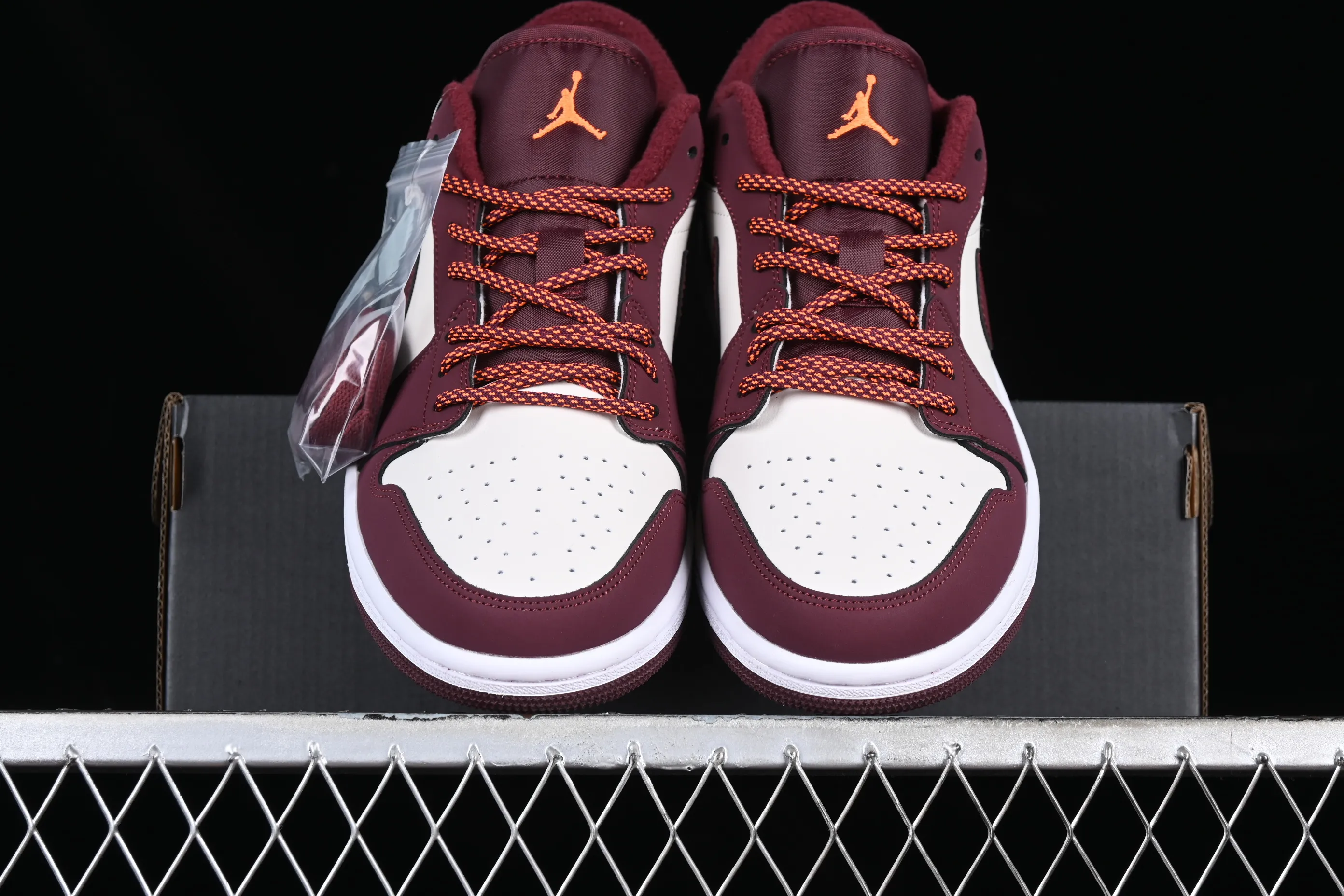 All categories Air Jordan Jordan series basketball shoes Air Jordan 1 Low Air Jordan 1 Low AJ1 Joe 1 retro white and red low-top cultural basketball shoes 553560-068